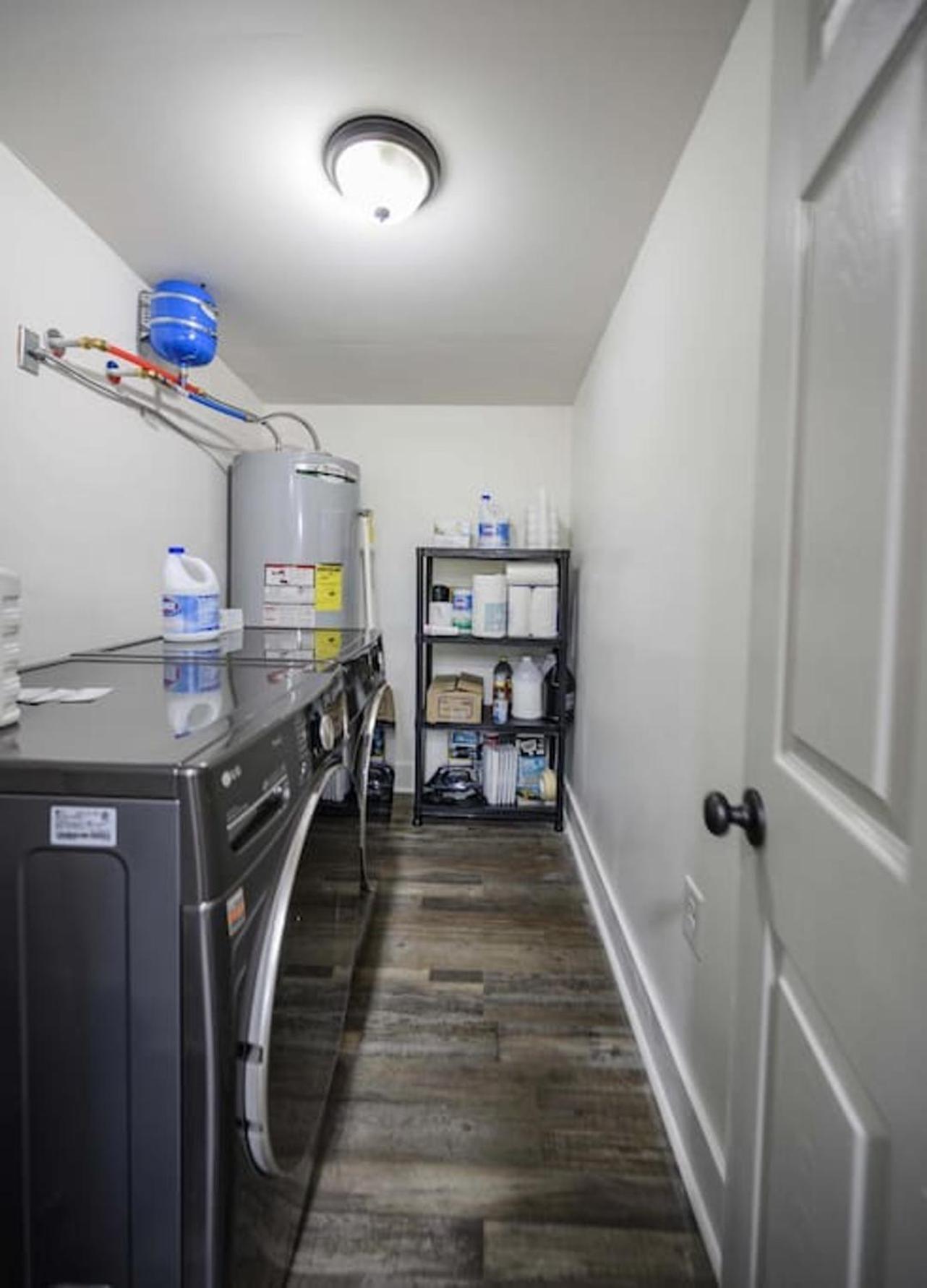 Gorgeous Renovated Home With Large & Private Lot Winchester المظهر الخارجي الصورة