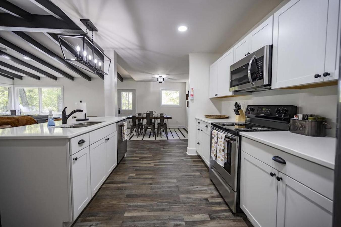 Gorgeous Renovated Home With Large & Private Lot Winchester المظهر الخارجي الصورة