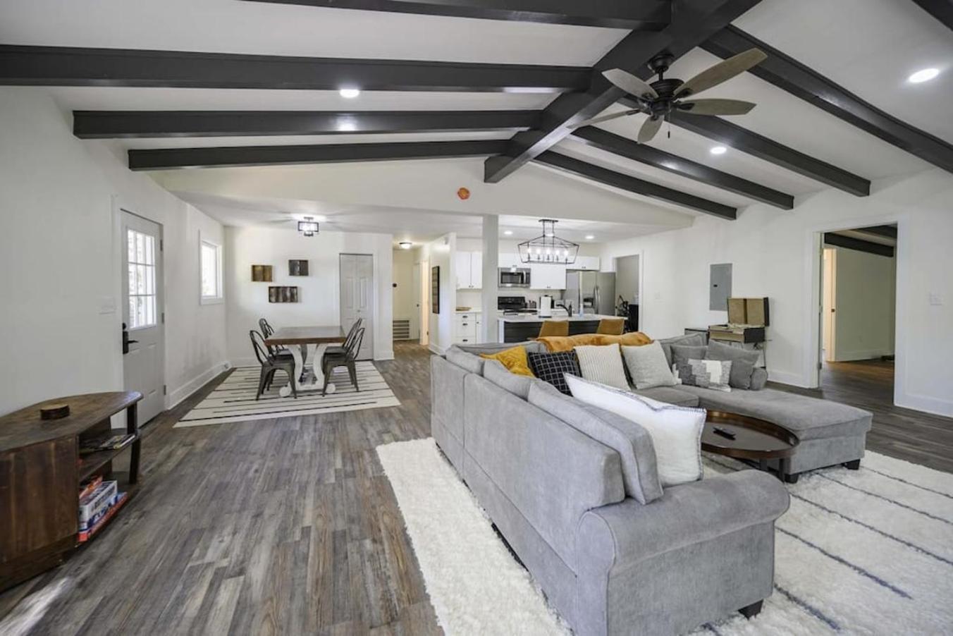 Gorgeous Renovated Home With Large & Private Lot Winchester المظهر الخارجي الصورة